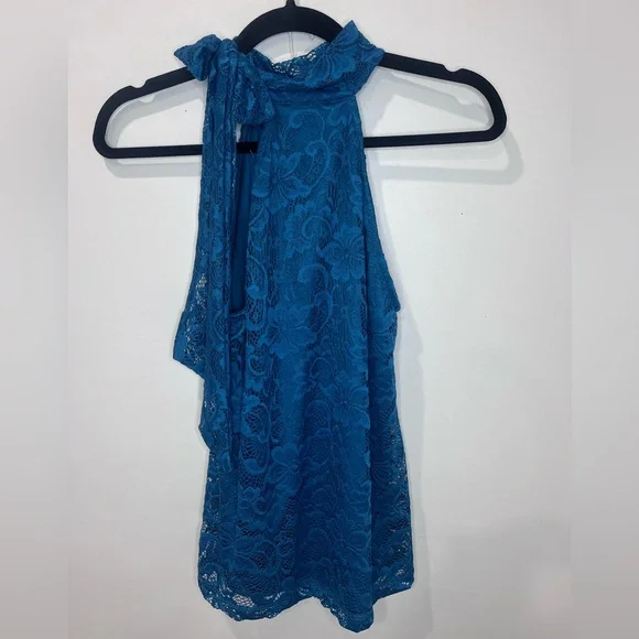 Cable & Gauge • Elegant Blue Lace Halter Top XS NWT - Picture 6 of 6